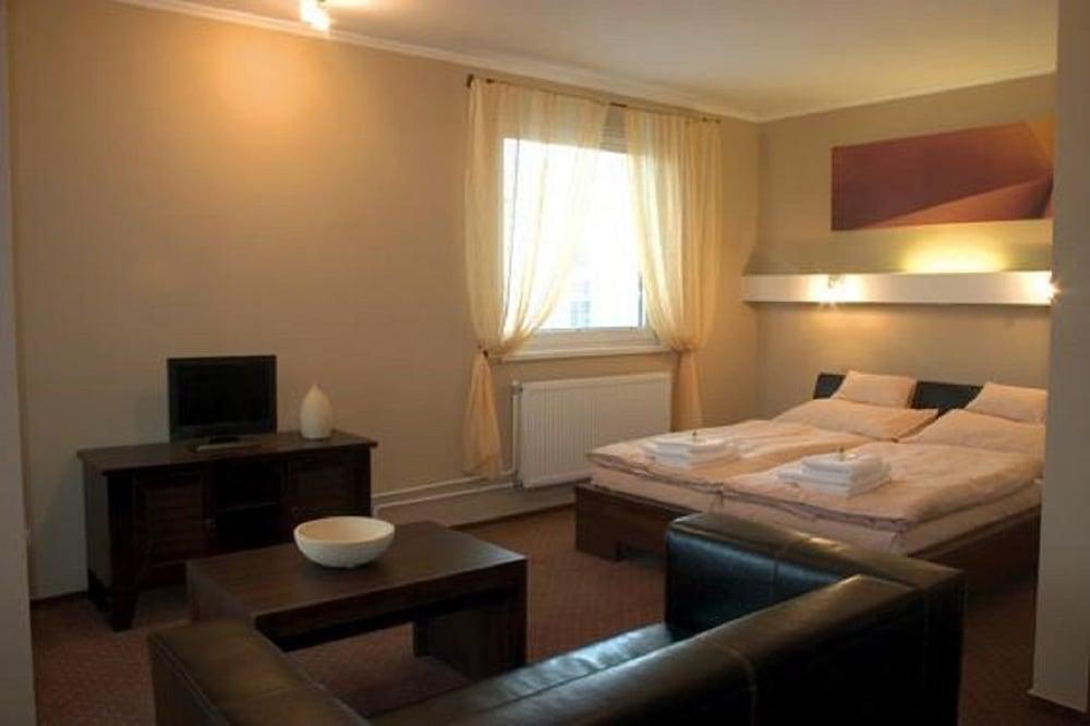 Hotel Galileo Жилина Экстерьер фото